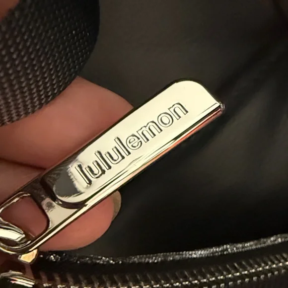 Lululemon City Essentials Mini Sparkle Silver Shoulder Bag - Picture 7 of 16